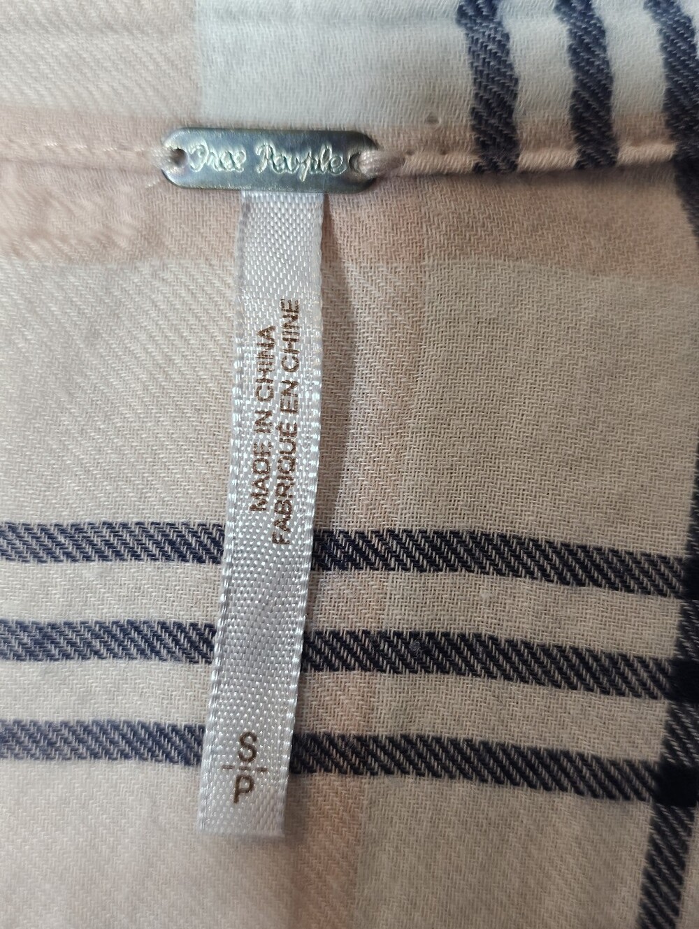 Free People pink button down shirt with blue cotton backing size small - Picture 4 of 4